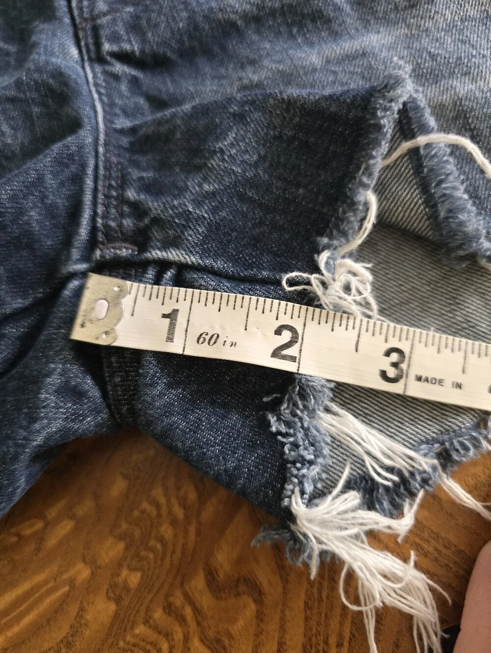 Madewell Women's Distressed Raw Hem Denim Shorts Size 27 - Picture 7 of 7